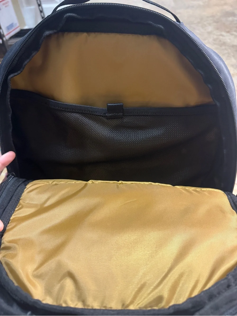Thule Sweden Black Men's Urban Daypack with Front Zip Panel